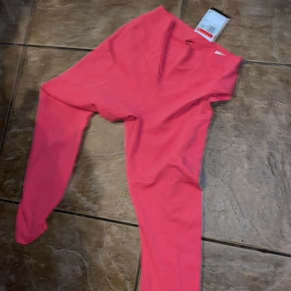 Nike Training Peach Two PieceSet - Picture 5 of 5